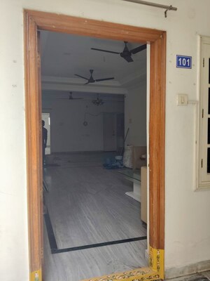 Room in 3 BHK Apartment at Jubilee Hills – for Rent