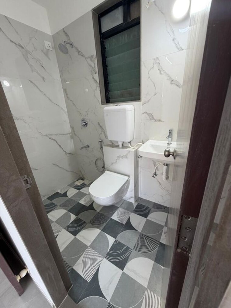 Bathroom, kohinoor-anaya 1 Bedroom 400 Sq.Ft. Apartment In Vitthalwadi Thane 10546171