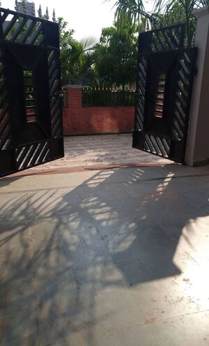 2 BHK Independent House – Entrance View at Jankipuram Extension - for Sale