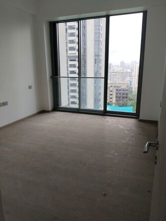 4 BHK + Prayer Room,Study Room,Store Room 2132 Sq.Ft. Apartment in Rustomjee Crown
