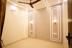 Room in 2 BHK Builder Floor at Uttam Nagar – for Sale