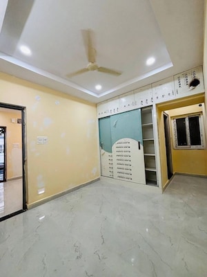 Room in 1 BHK Apartment at Golden Tulip Kondapur, Kondapur – for Rent