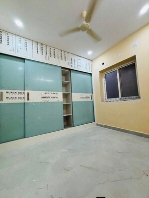 Room in 1 BHK Apartment at Golden Tulip Kondapur, Kondapur – for Rent