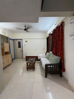 2 BHK + Prayer Room Apartment For Rent in Raheja Reflections