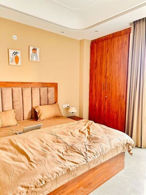 Bedroom in 1 BHK Builder Floor at Sector 39 – for Rent