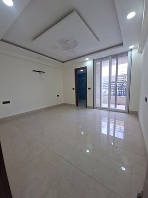Room in 3 BHK Builder Floor at Chattarpur – for Rent