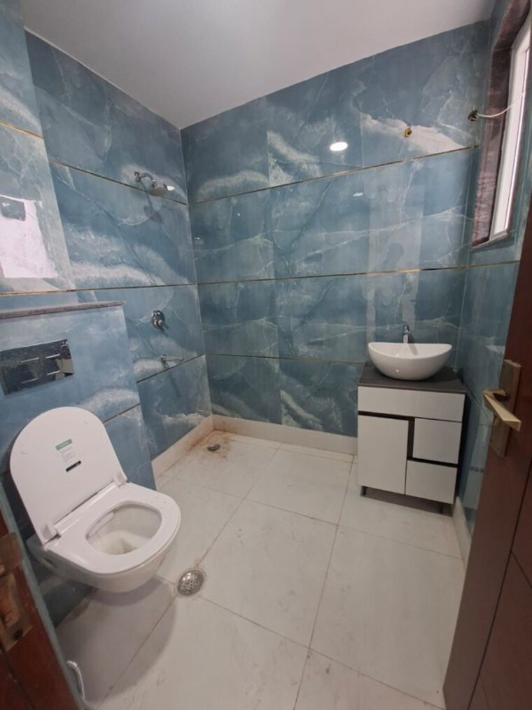Bathroom, chattarpur 3 Bedroom 1450 Sq.Ft. Builder Floor In Chattarpur Delhi 10546313