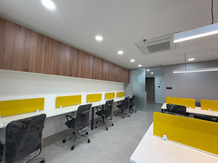 Team Area, bhoomi-9-business-bay Commercial Office Space 600 Sq.Ft. In Malad West Mumbai 10546323