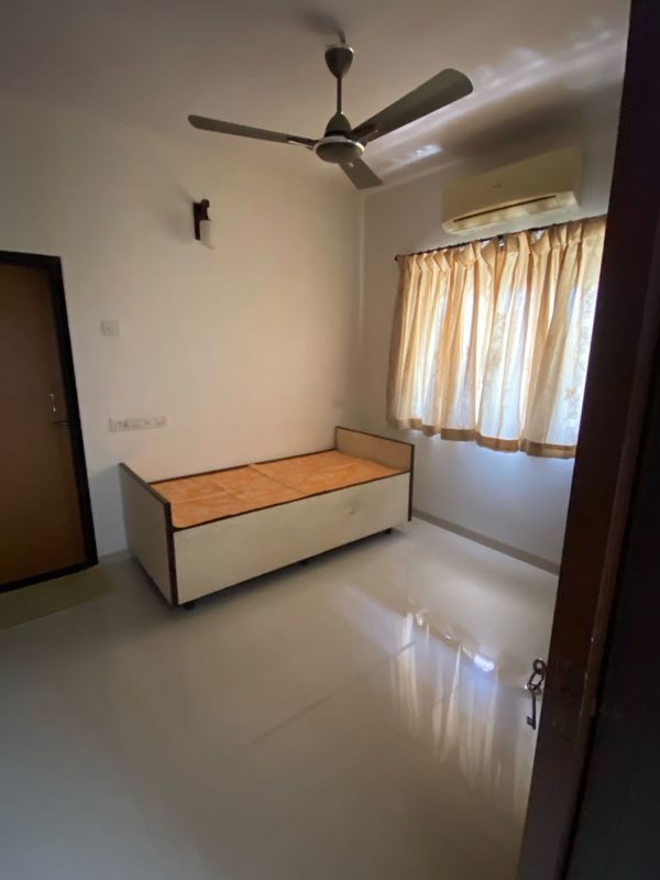 1 BHK + Prayer Room 595 Sq.Ft. Apartment in Sheth Clarion