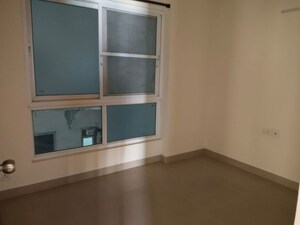  2.5 BHK Apartment at Mahagun Moderne, Sector 78 – for Sale