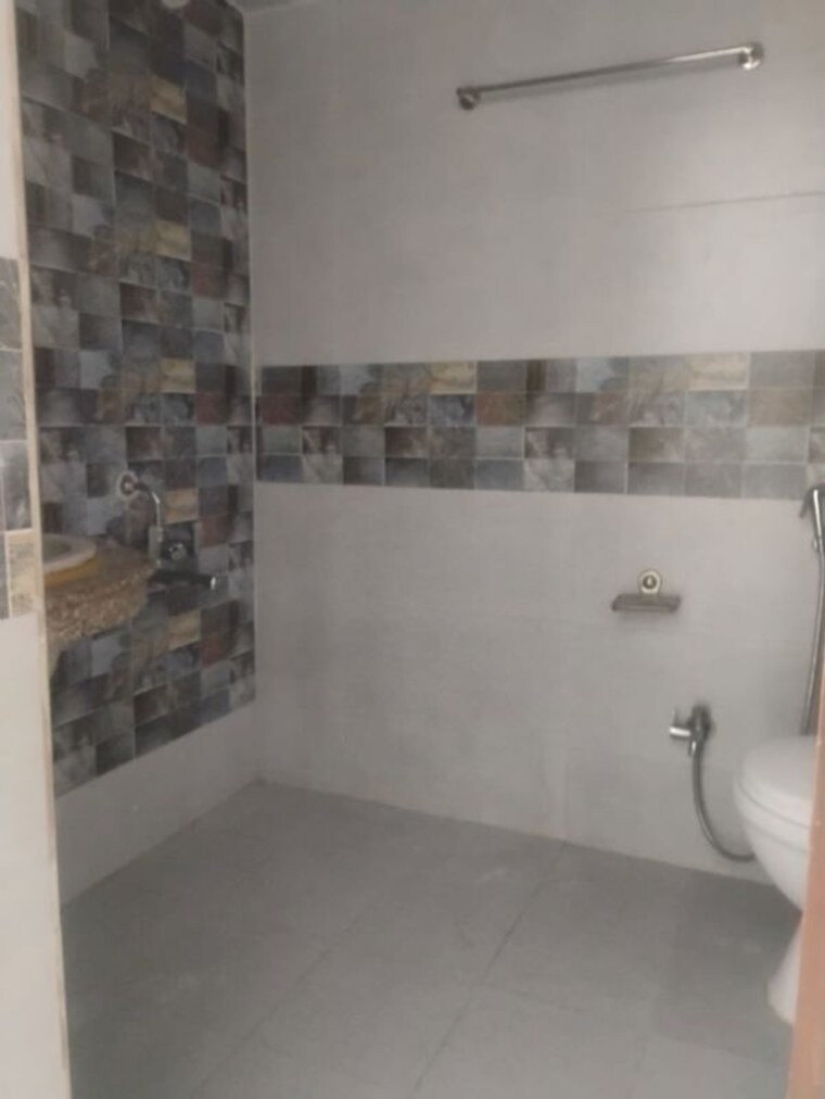 Bathroom, saheel-itrend-life 2 Bedroom 850 Sq.Ft. Apartment In Wakad Pune 10546413