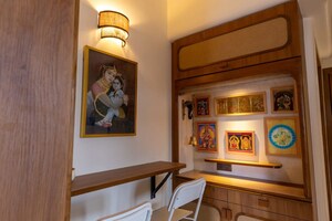 Furnished Amenities in 2 BHK Apartment at Om Sai Chembur Nandadeep CHS, Chembur – for Rent