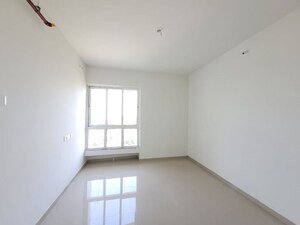 Room in 1 BHK Apartment at Raunak Heights, Ghodbunder Road – for Rent