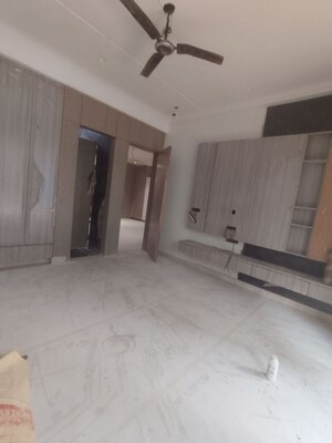 Room in 3 BHK Builder Floor at Vikas Puri – for Sale
