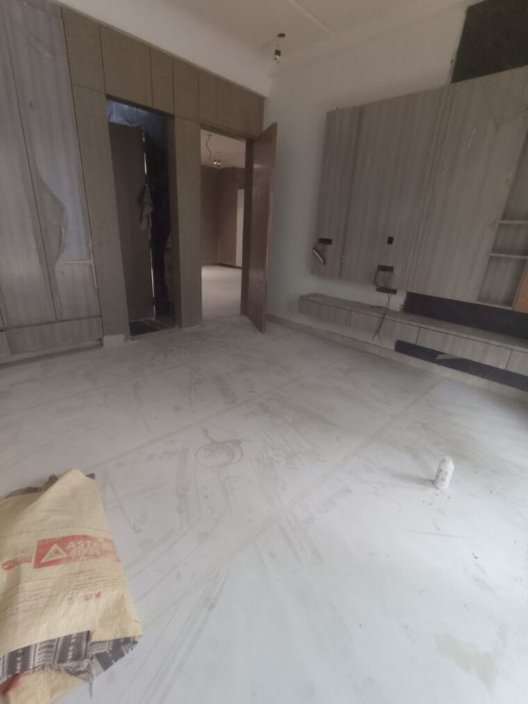 Room, vikas puri 3 Bedroom 200 Sq.Yd. Builder Floor In Vikas Puri Delhi 10546417