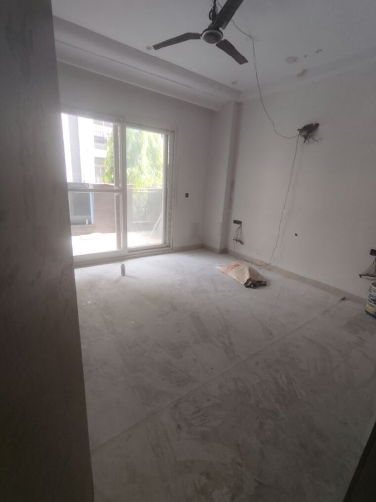 Room, vikas puri 3 Bedroom 200 Sq.Yd. Builder Floor In Vikas Puri Delhi 10546417