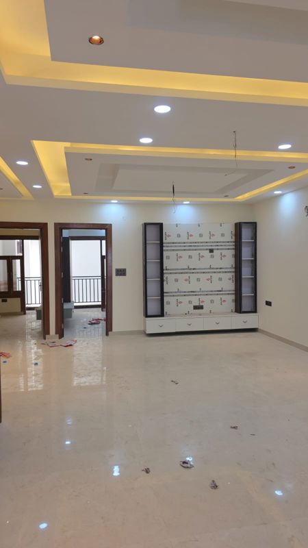 4 BHK 350 Sq.Yd. Builder Floor in Universal Greens