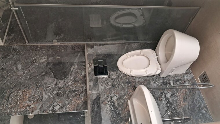 Bathroom, dosti-eastern-bay 3.5 Bedroom 1155 Sq.Ft. Apartment In Wadala Mumbai 10546465