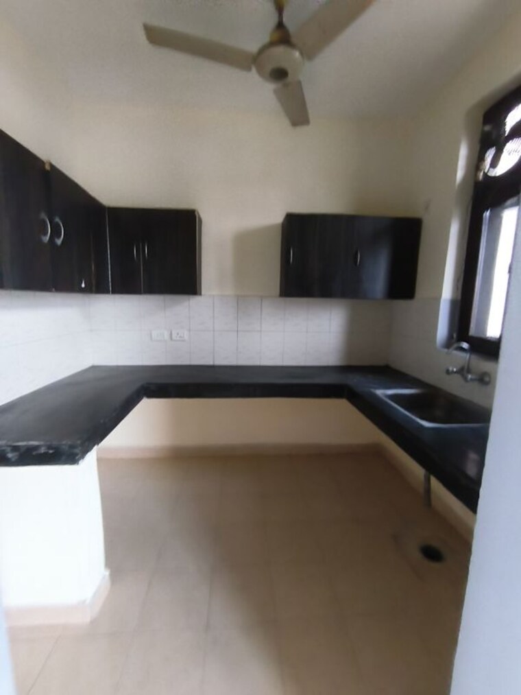 Kitchen, vip road 2.5 Bedroom 1550 Sq.Ft. Apartment In Vip Road Zirakpur 10546459