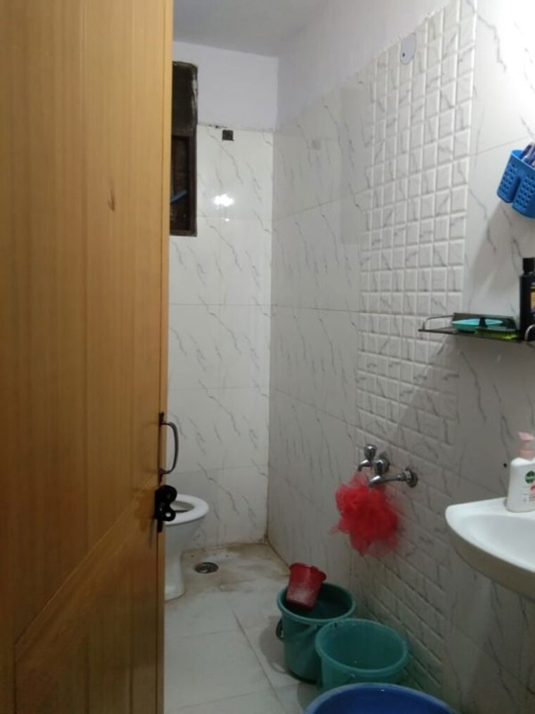 Bathroom, kishangarh 2 Bedroom 600 Sq.Ft. Builder Floor In Kishangarh Delhi 10544172