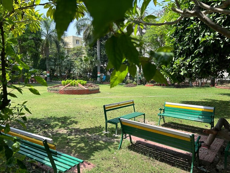 Garden, maj-udai-apartment 2 Bedroom 1000 Sq.Ft. Apartment In Sector 29 Noida 10546529