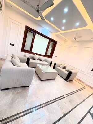 Living Room in 3 BHK Apartment at Sector 21 – for Rent