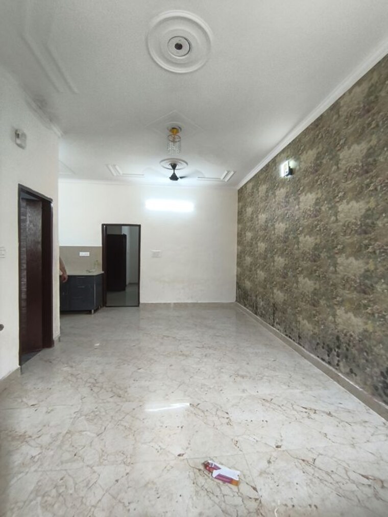 Room, dhakoli 2 Bedroom 122 Sq.Yd. Builder Floor In Dhakoli Zirakpur 10546543