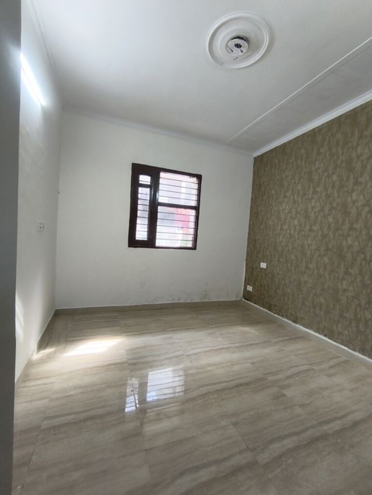 Room, dhakoli 2 Bedroom 122 Sq.Yd. Builder Floor In Dhakoli Zirakpur 10546543