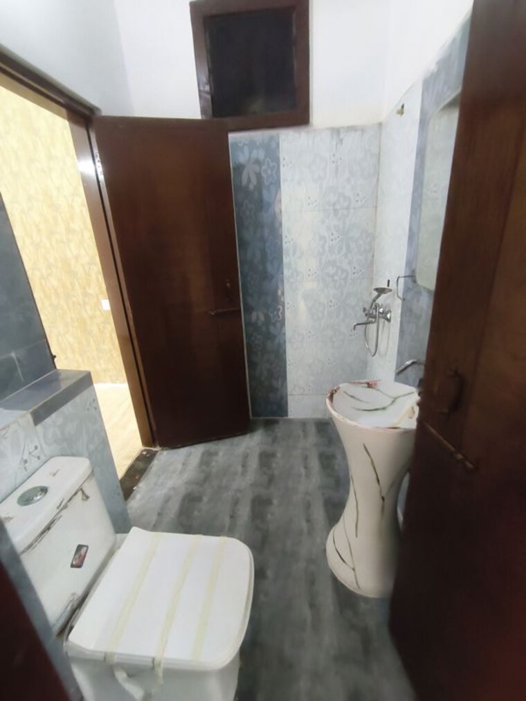 Bathroom, dhakoli 2 Bedroom 122 Sq.Yd. Builder Floor In Dhakoli Zirakpur 10546543