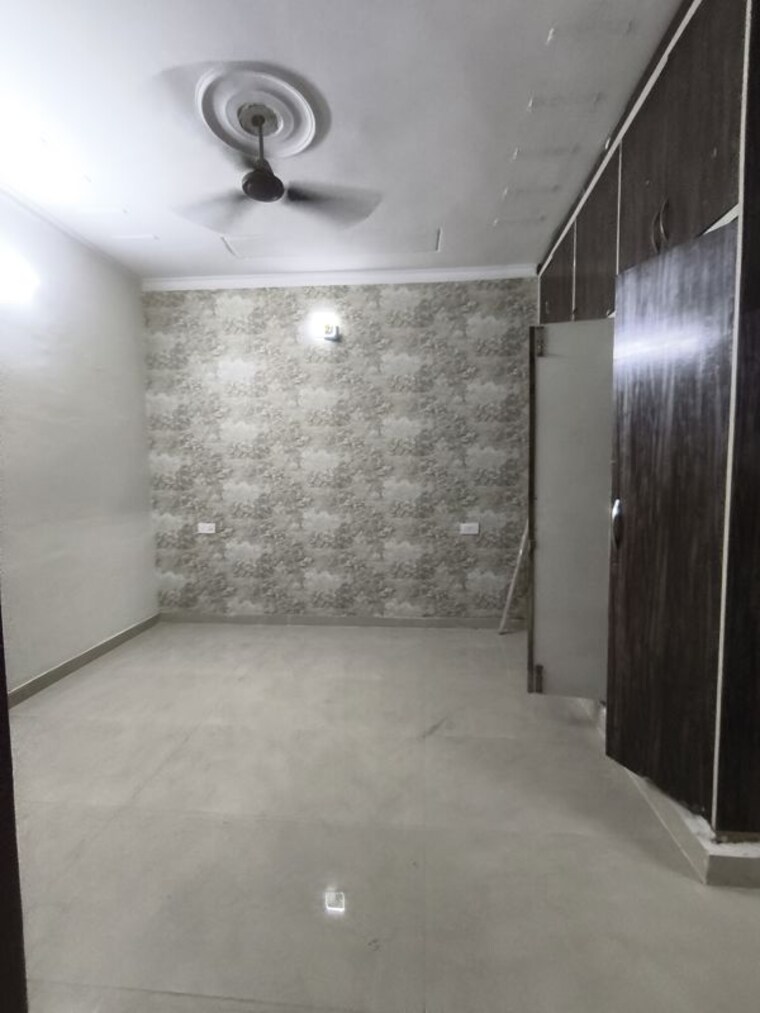 Room, dhakoli 2 Bedroom 122 Sq.Yd. Builder Floor In Dhakoli Zirakpur 10546543