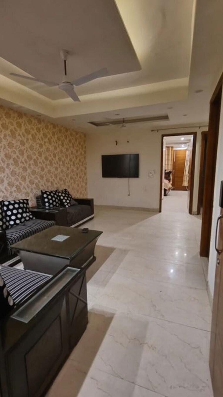 Living Room, sunshine-homes-zirakpur 2 Bedroom 200 Sq.Yd. Builder Floor In Dhakoli Zirakpur 10546554