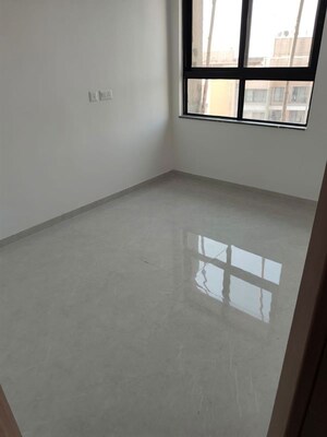 Room in 2.5 BHK Apartment at Pride World City, Charholi Budruk – for Rent