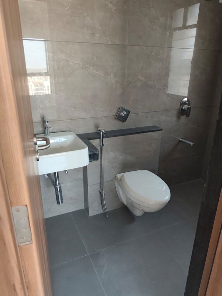 Bathroom, pride-world-city 2.5 Bedroom 950 Sq.Ft. Apartment In Charholi Budruk Pune 10546563