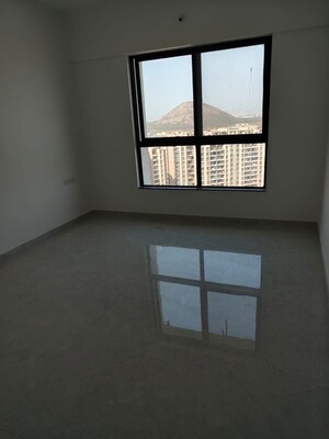 Room in 2.5 BHK Apartment at Pride World City, Charholi Budruk – for Rent