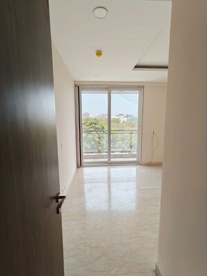 Room in 3 BHK Apartment at Ambience Tivertone, Sector 50 – for Rent
