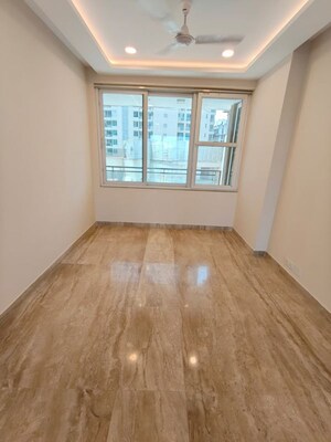 Room in 3 BHK Apartment at Ambience Tivertone, Sector 50 – for Rent