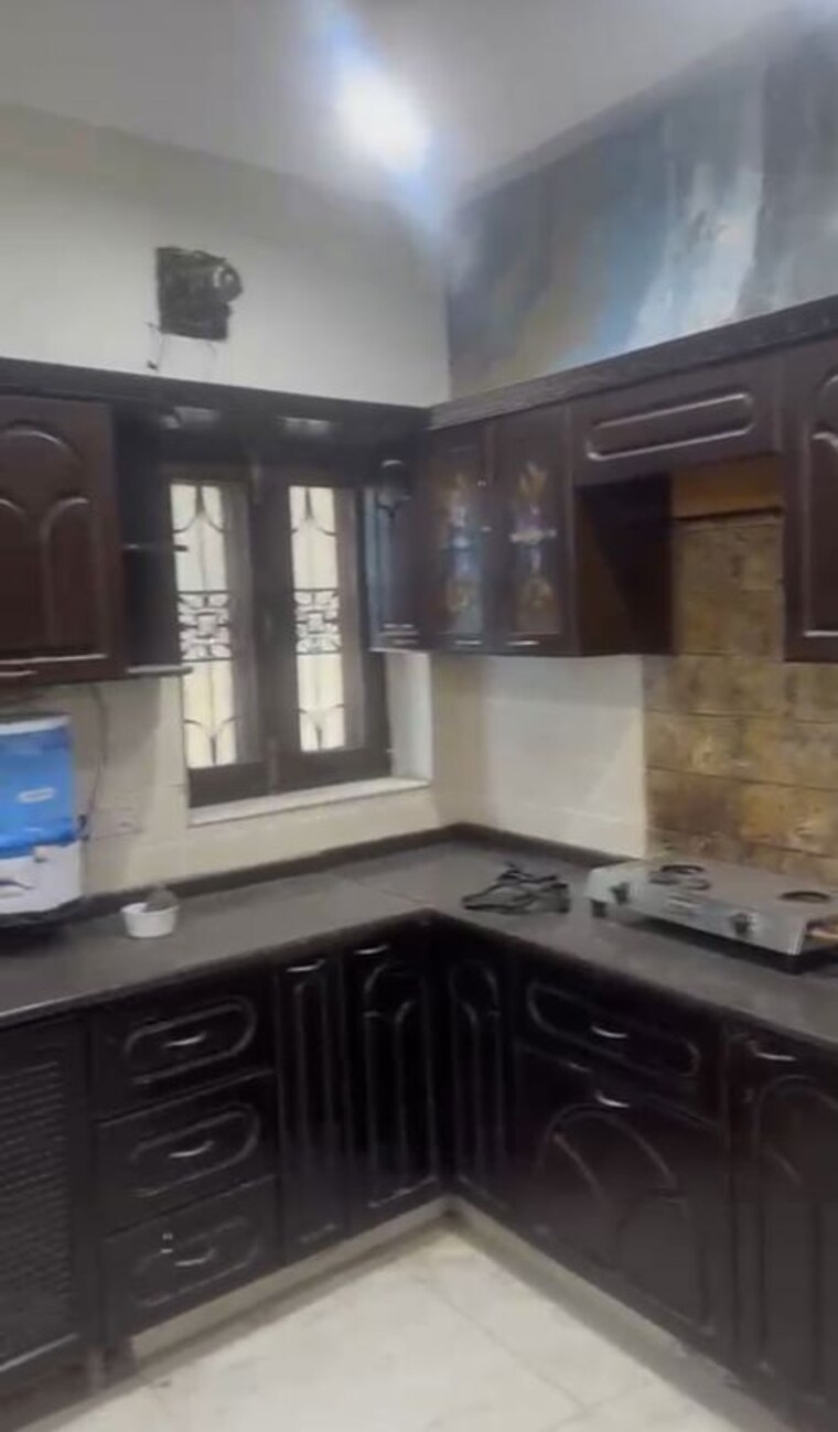 Kitchen, lajpat nagar 2 Bedroom 200 Sq.Yd. Builder Floor In Lajpat Nagar Delhi 10546576