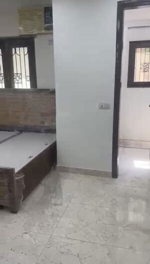 Room in 2 BHK Builder Floor at Lajpat Nagar – for Rent