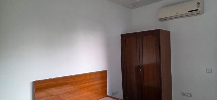Room, greater kailash 3 Bedroom 200 Sq.Yd. Builder Floor In Greater Kailash Delhi 10546578