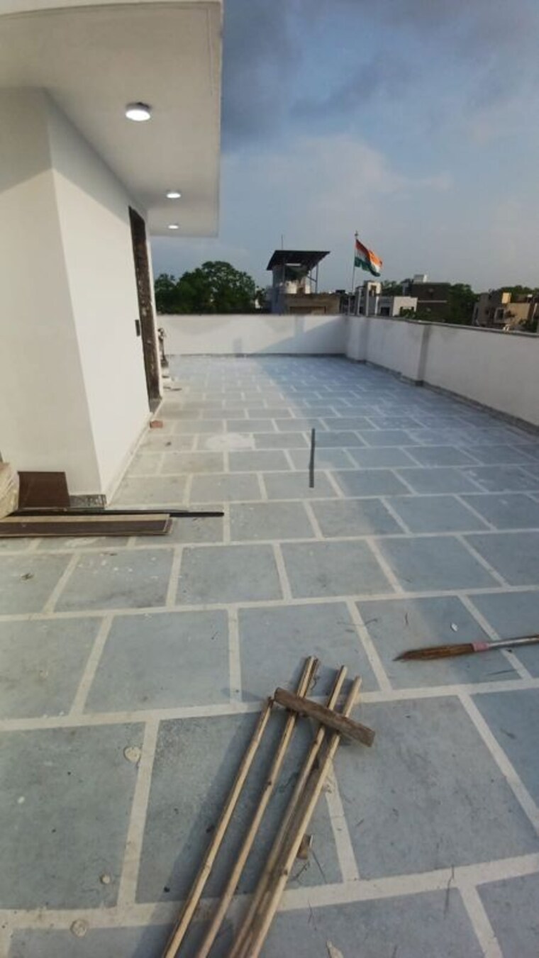 Balcony, new rajinder nagar 3 Bedroom 128 Sq.Yd. Builder Floor In New Rajinder Nagar Delhi 10546626