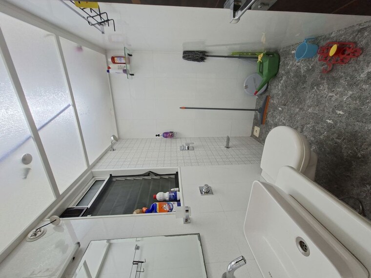 Bathroom, romell-shraddha 2 Bedroom 719 Sq.Ft. Apartment In Borivali West Mumbai 10546634