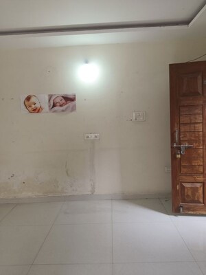 Room in 2 BHK Apartment at Manikonda – for Rent