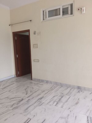 Room in 2 BHK Apartment at Manikonda – for Rent