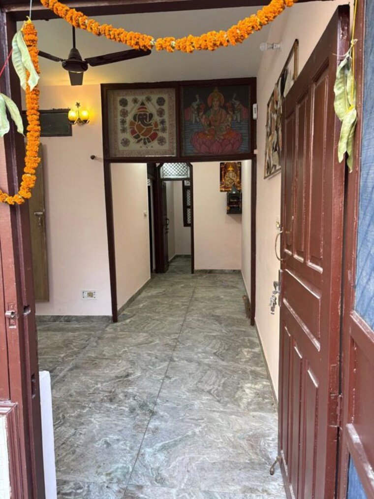 Balcony, sector 39 2 Bedroom 1100 Sq.Ft. Independent House In Sector 39 Gurgaon 10546659