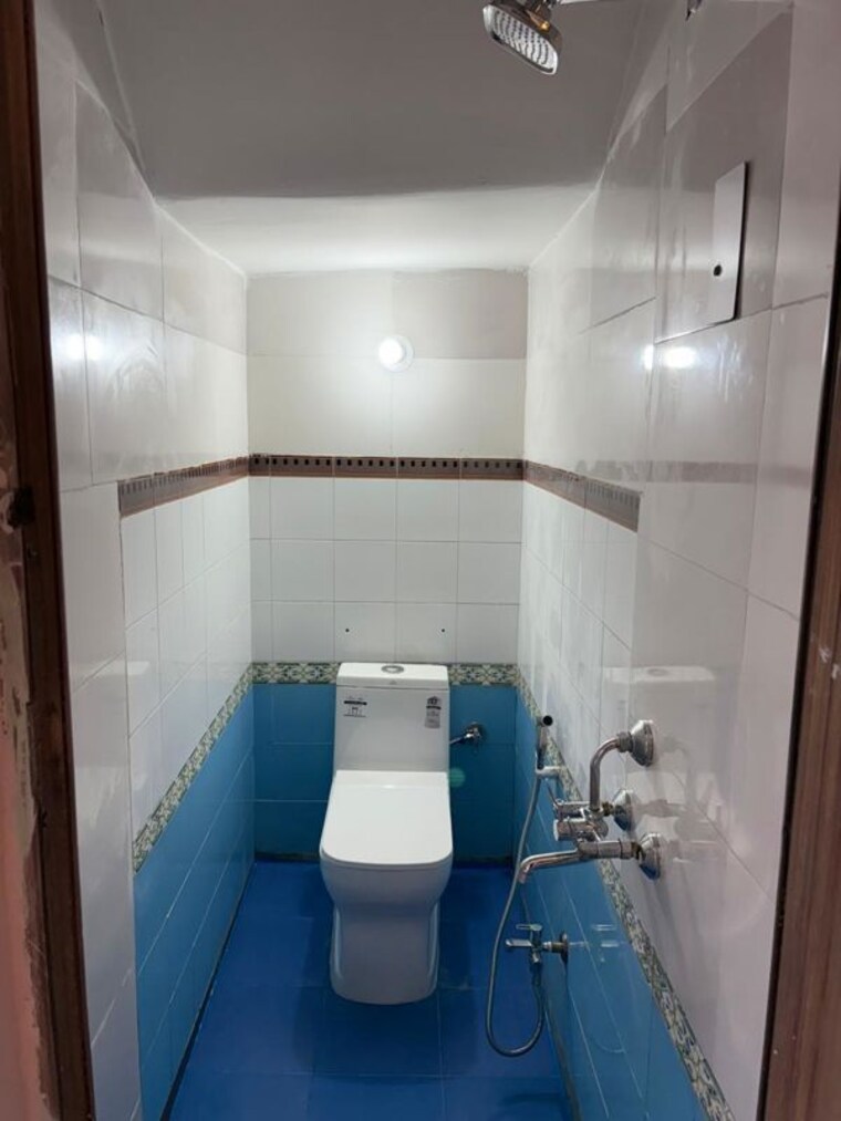 Bathroom, sector 39 2 Bedroom 1100 Sq.Ft. Independent House In Sector 39 Gurgaon 10546659