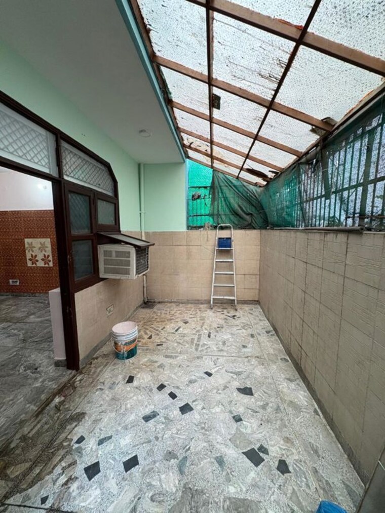 Parking, sector 39 2 Bedroom 1100 Sq.Ft. Independent House In Sector 39 Gurgaon 10546659