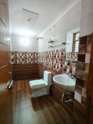 Living Room in 2 BHK Builder Floor at Sector 47 – for Rent