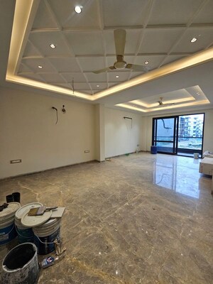 Team Area in 3 BHK Builder Floor at Sector 71 – for Sale