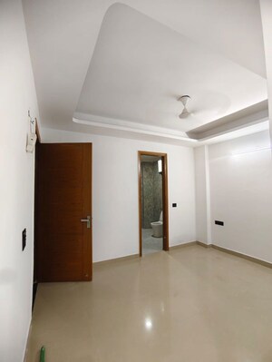 Room in 2 BHK Builder Floor at Saket – for Rent