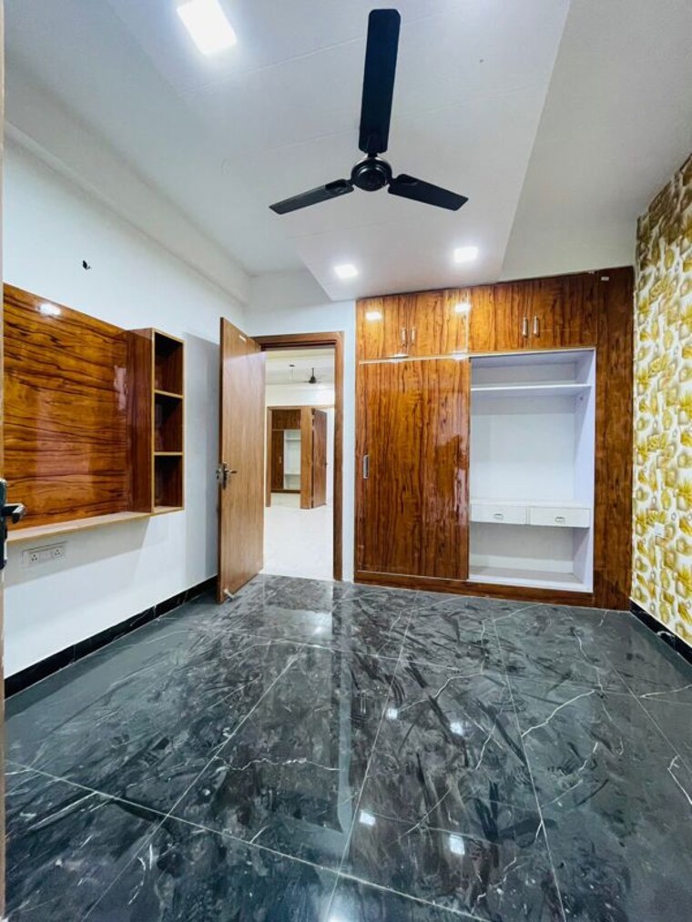 Room, sector 74 2 Bedroom 1100 Sq.Ft. Builder Floor In Sector 74 Noida 10546715